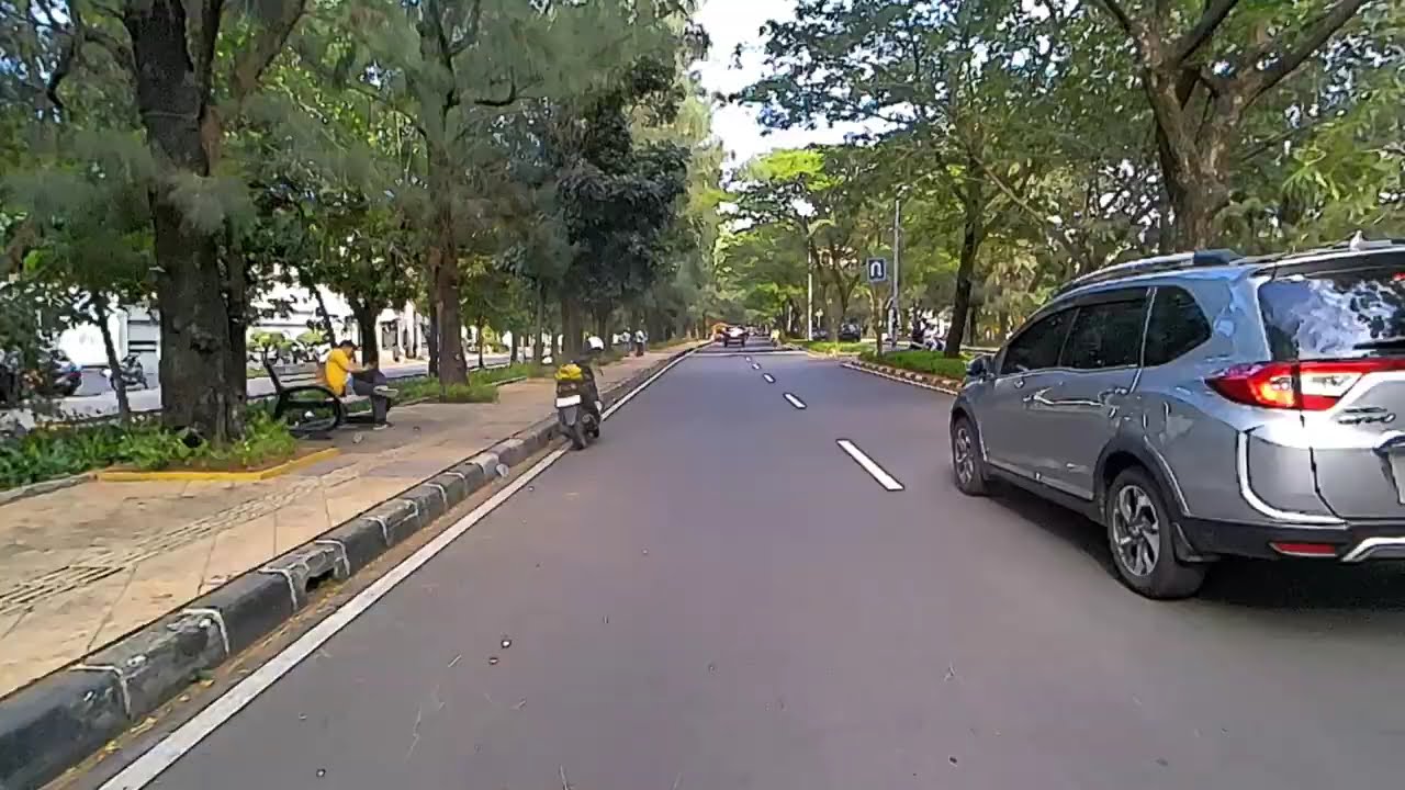 MENELUSURI JALANAN JAKARTA
