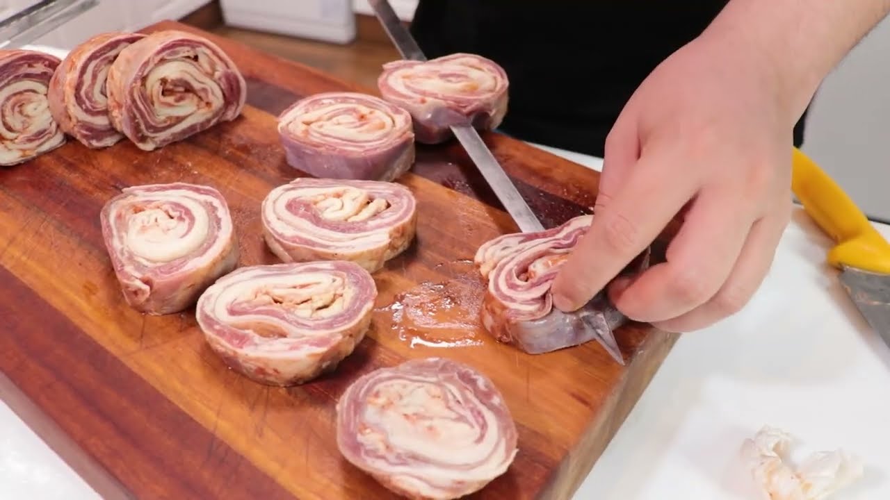 رول کباب اربابی با فن نرم کردن مخصوص قلوه گاه گوسفند لذیذ ترین کباب عمرم بود