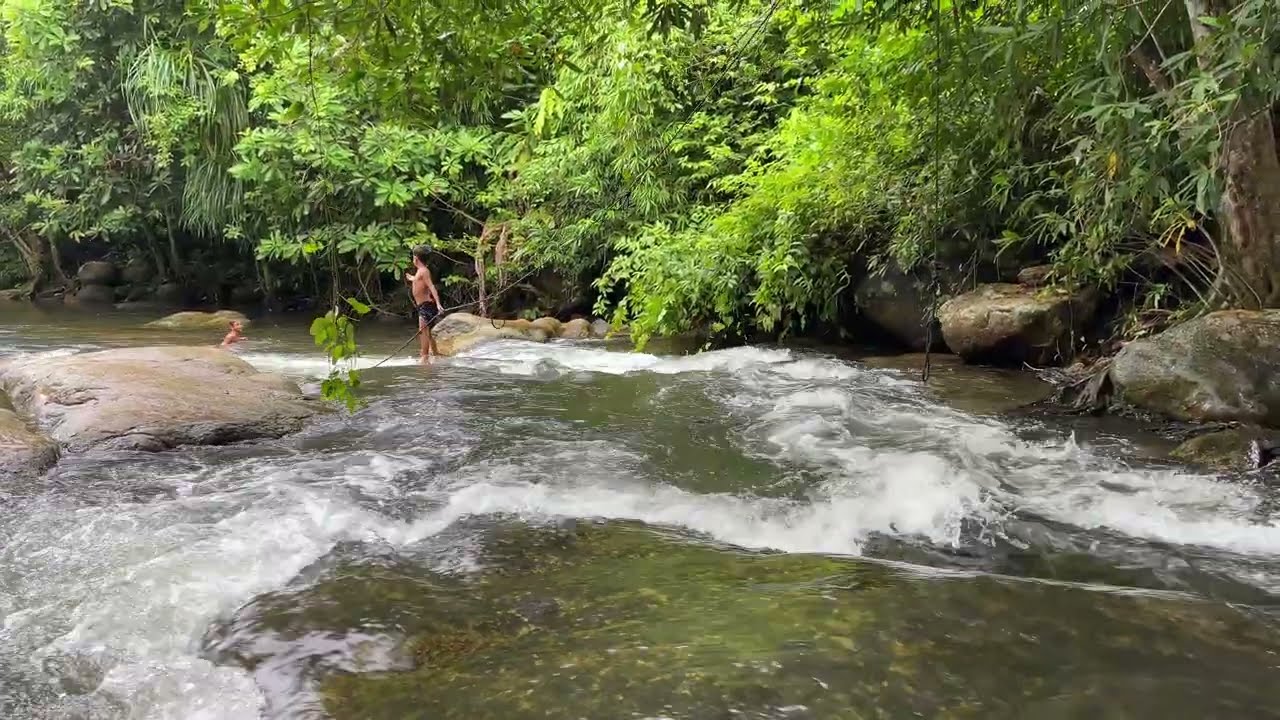 ទឹកធ្លាក់ថ្មក្រាល ខេត្តកំពង់ឆ្នាំង