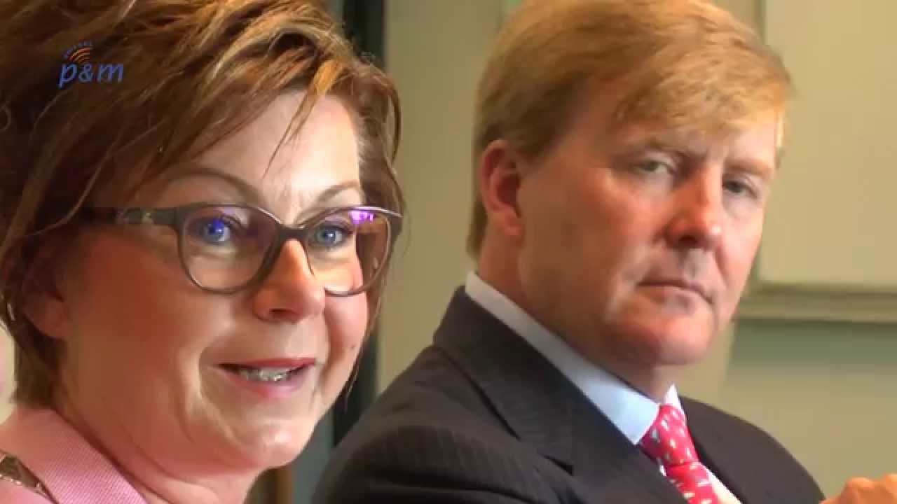Koning Willem-Alexander bezoekt school en moskee (2)