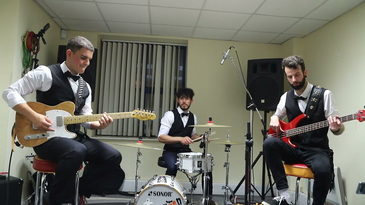 The 3 Busketeers Live Sessions: Can't Stop The Feeling (Justin Timberlake)