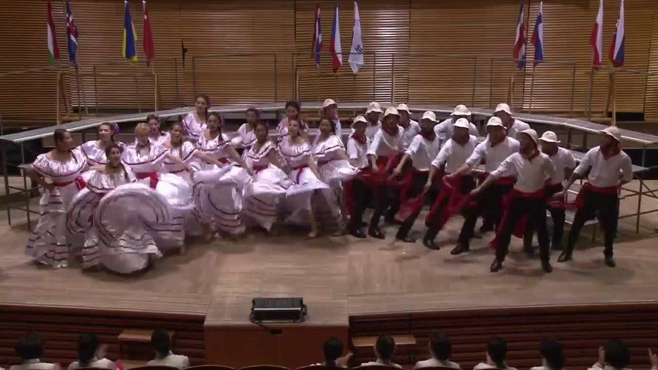Mosaico Típico - Coro Intermezzo