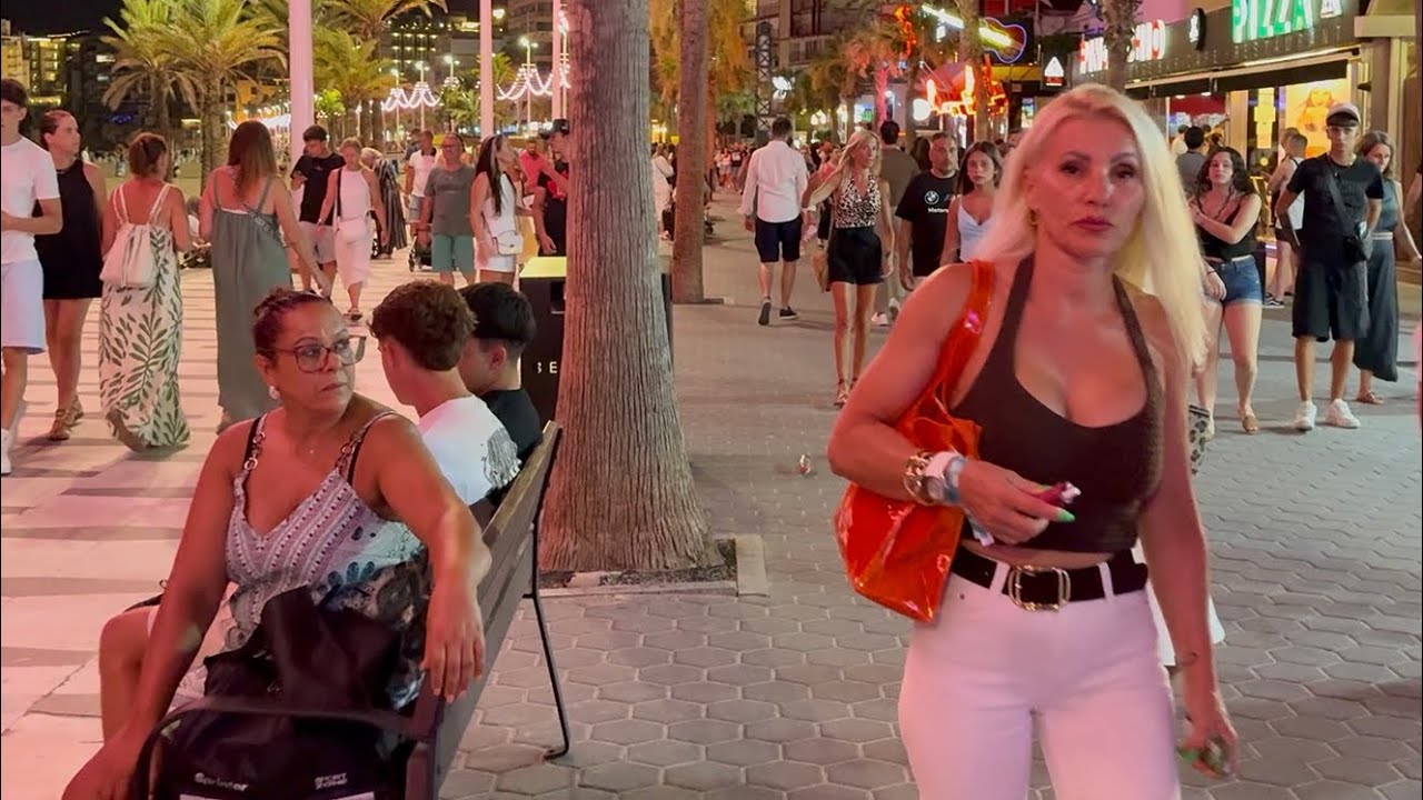 Crazy Benidorm - Levante Beach: Huge Crowds, Wild Nightlife & Busy Bars! 