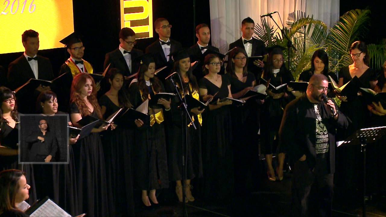 Glenn Monroig con el Coro de la Universidad del Turabo