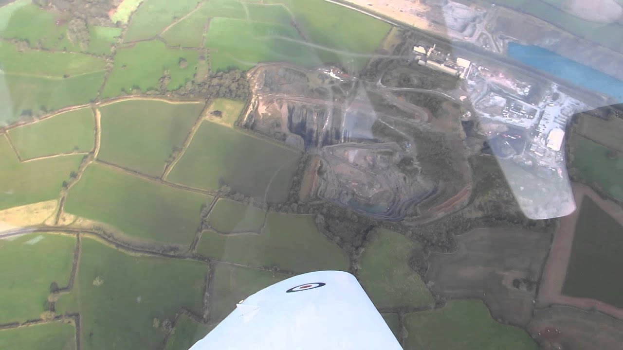 [FLYING STUNTS] Barrel Rolls, Dives and Great Views from a Grob 115E Tutor!