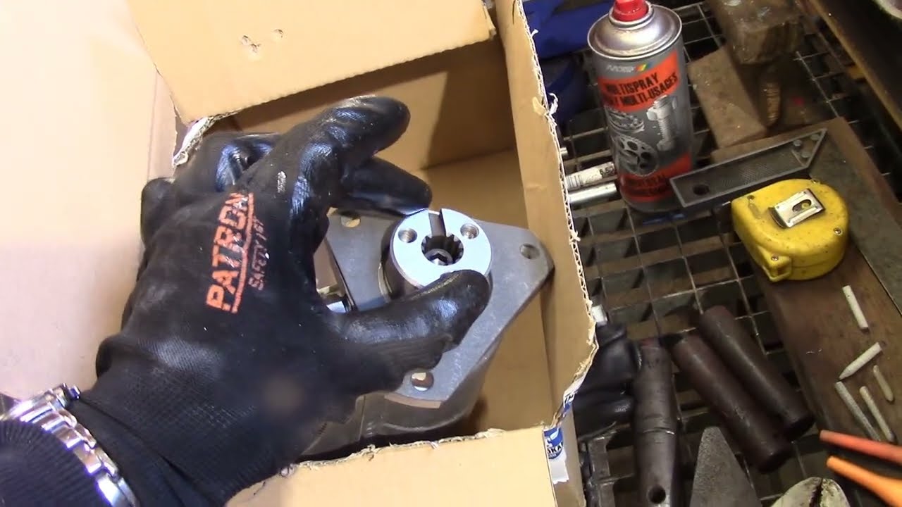 Uuden syöttöpumpun vaihto MF 135 (New injection pump MF 135)