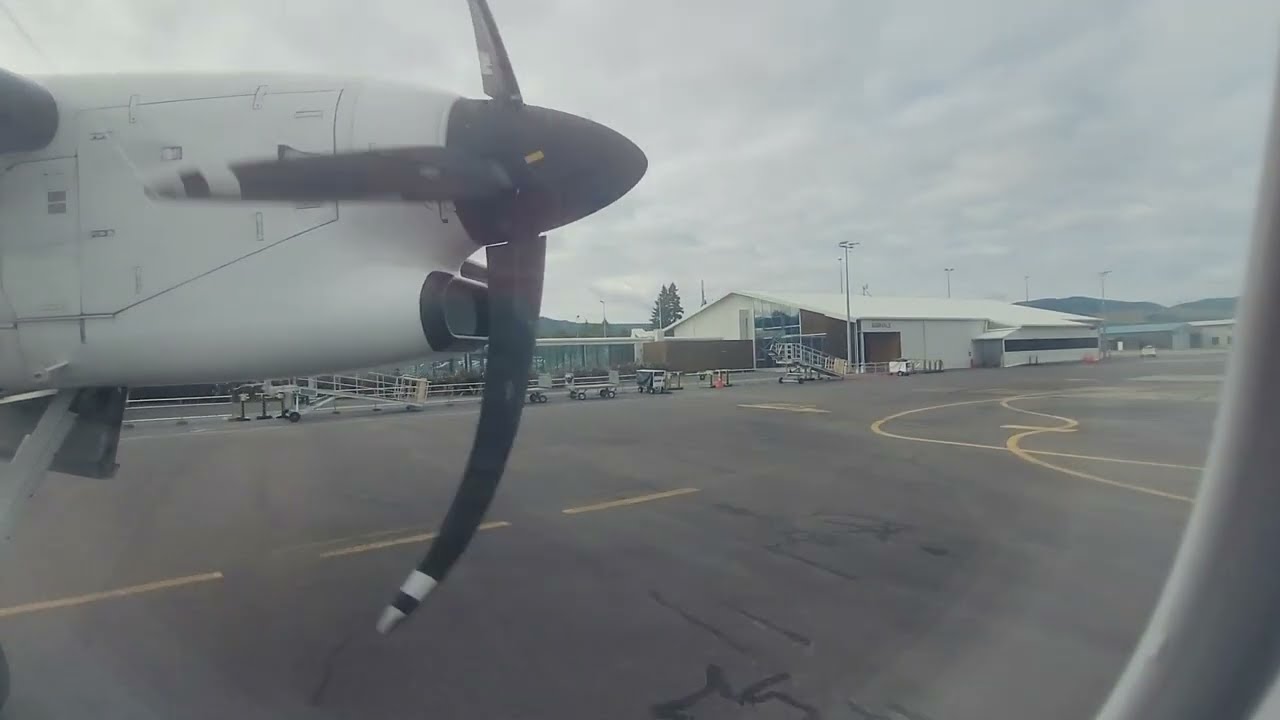 Takeoff Rotorua ROT, Dash 8-300