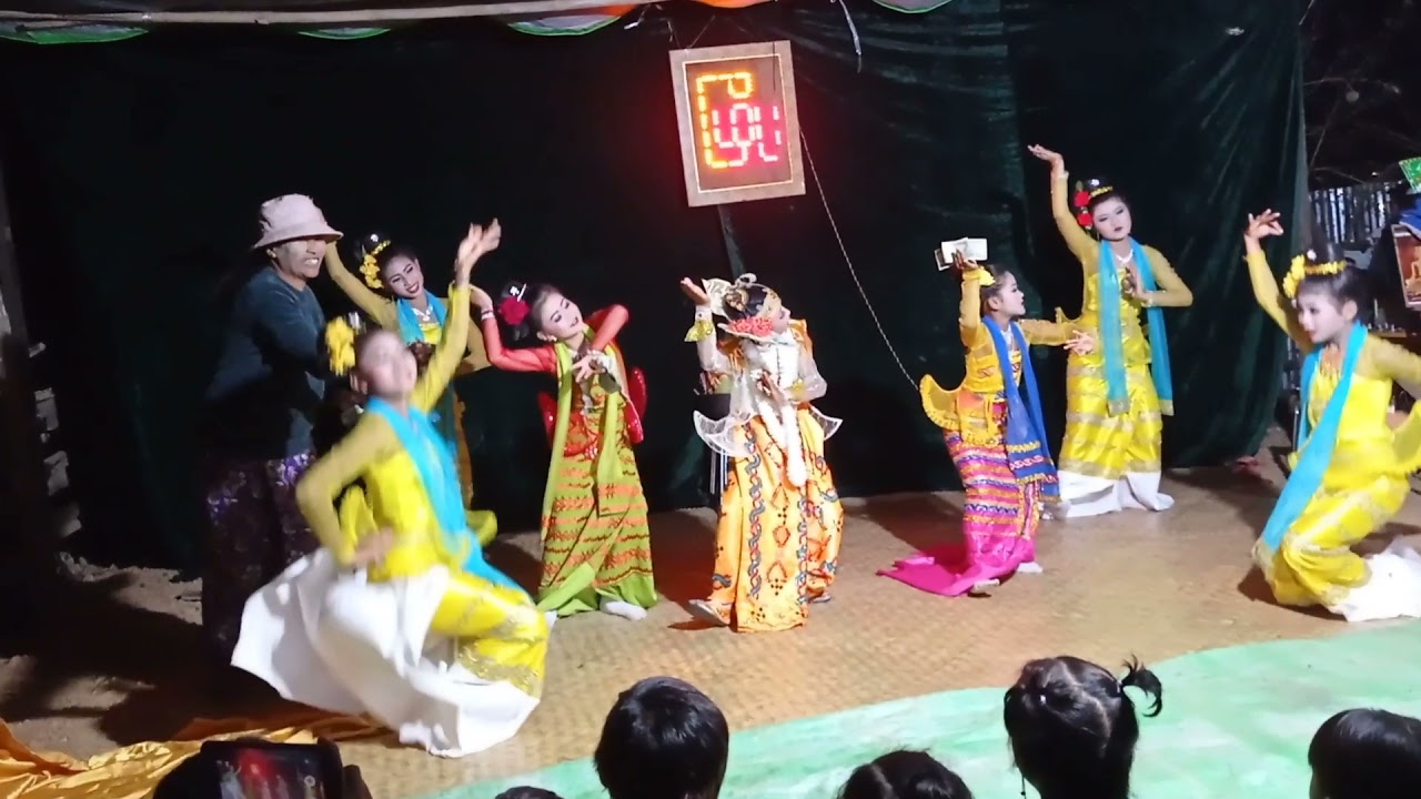 မင်းညီနောင်(Myanmar traditional dance )နဝရတ်ကိုးသွယ်