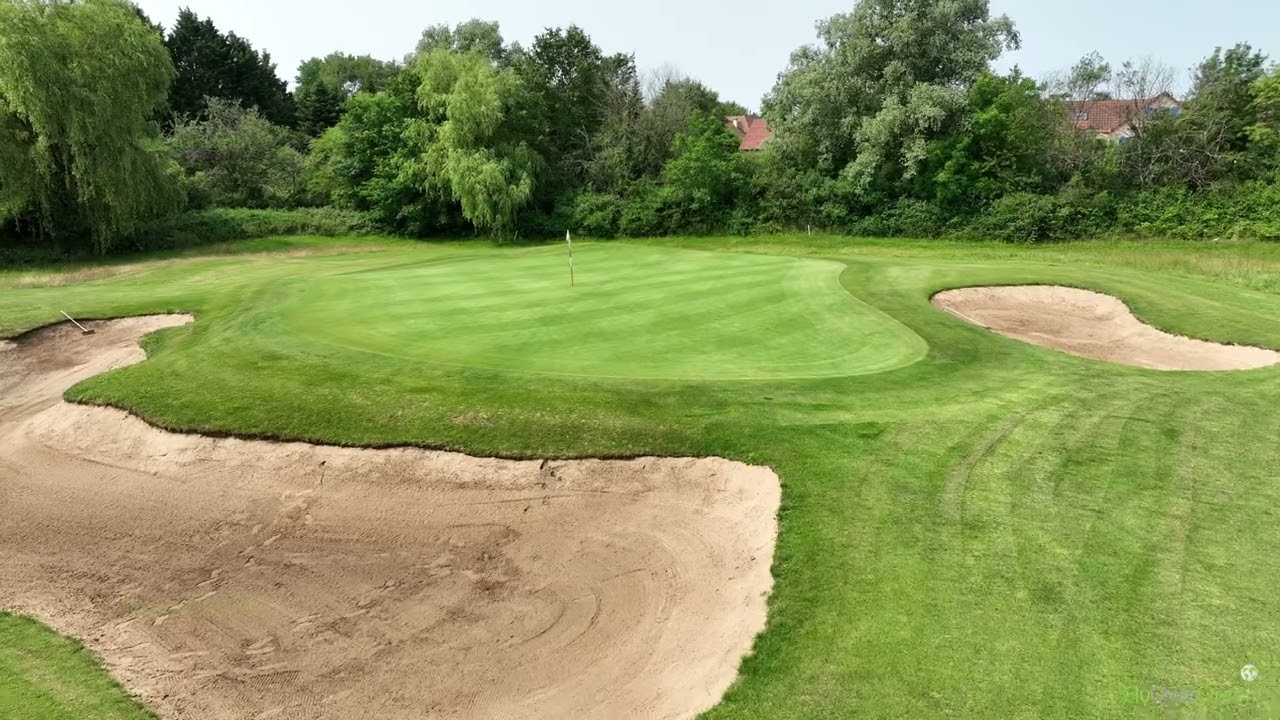 Golf Du Chateau D'avoise   drone aerial video   Château d'Avoise   Hole#04