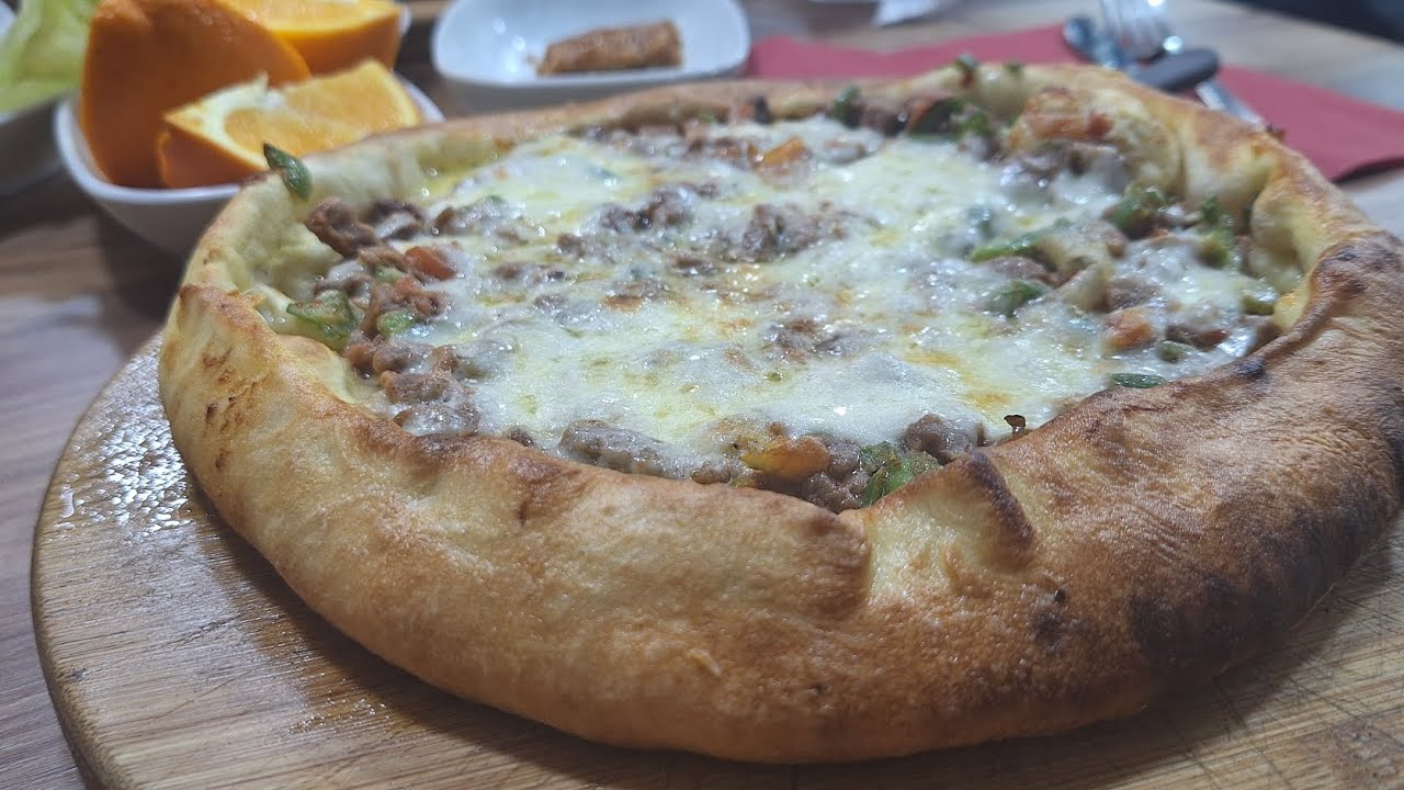 Üst Düzey Trabzon Kavurmalı Pide