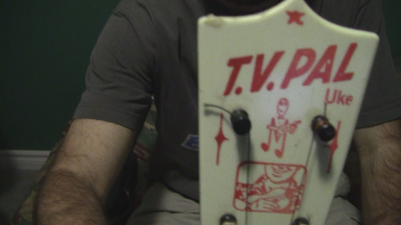 T.V. Pal Plastic Ukulele Unboxing and Test