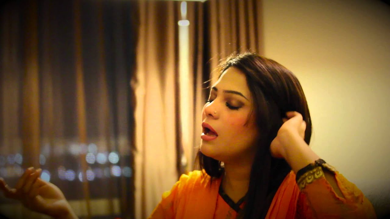 Sanam Marvi Interview with goosebumps causing vocals at the end.