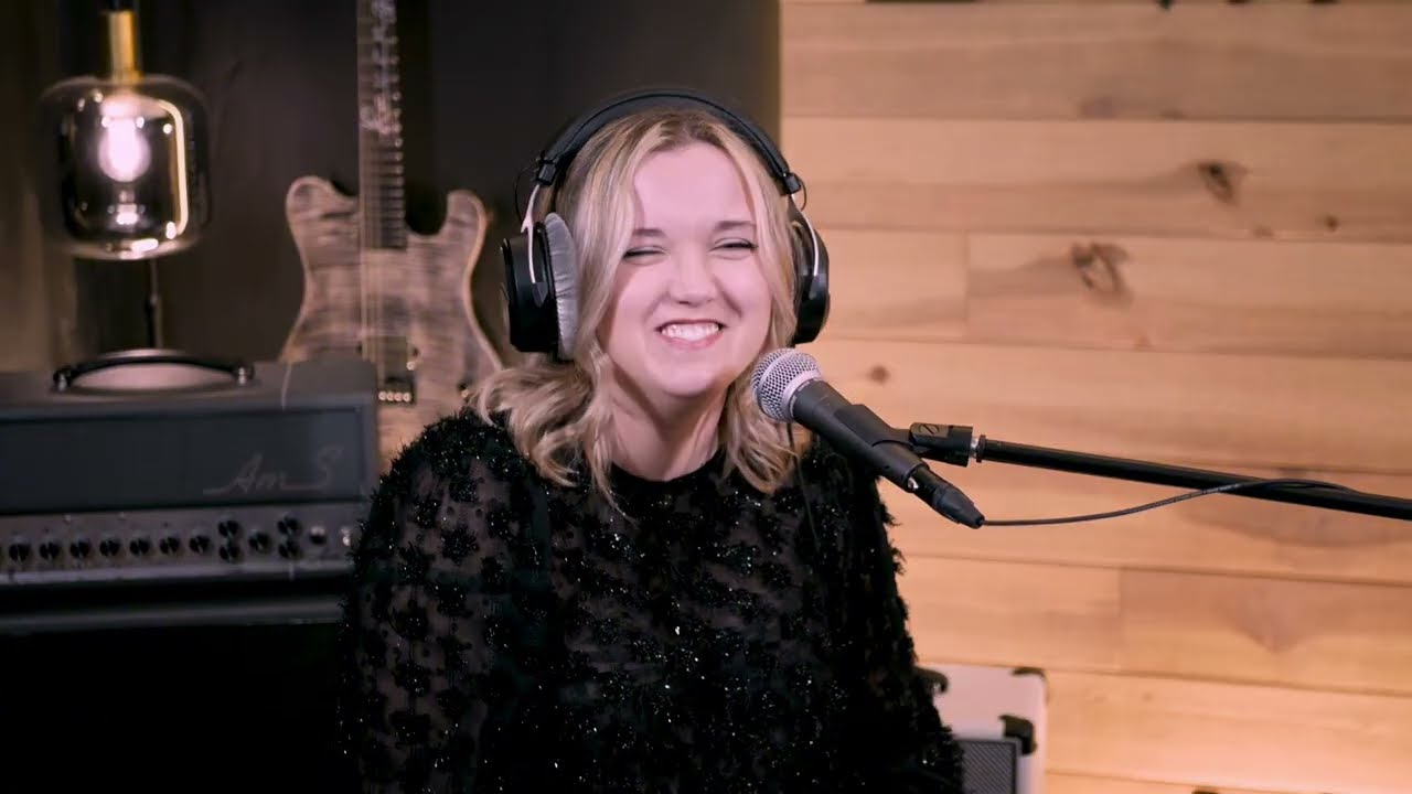 LN Heart - By Her Window (Piano Version - Live Session)