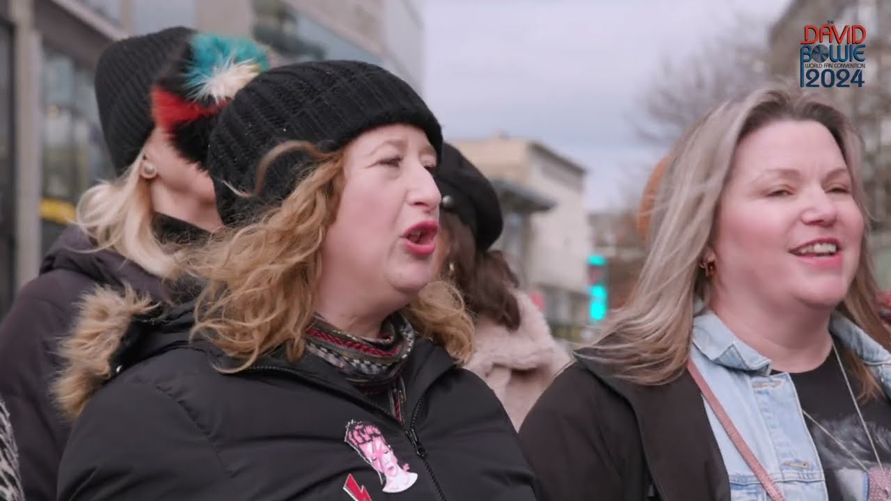 DAVID BOWIE FLASH MOB STUNS SHOPPERS! REBEL REBEL Surprise Choir @ Liverpool ONE