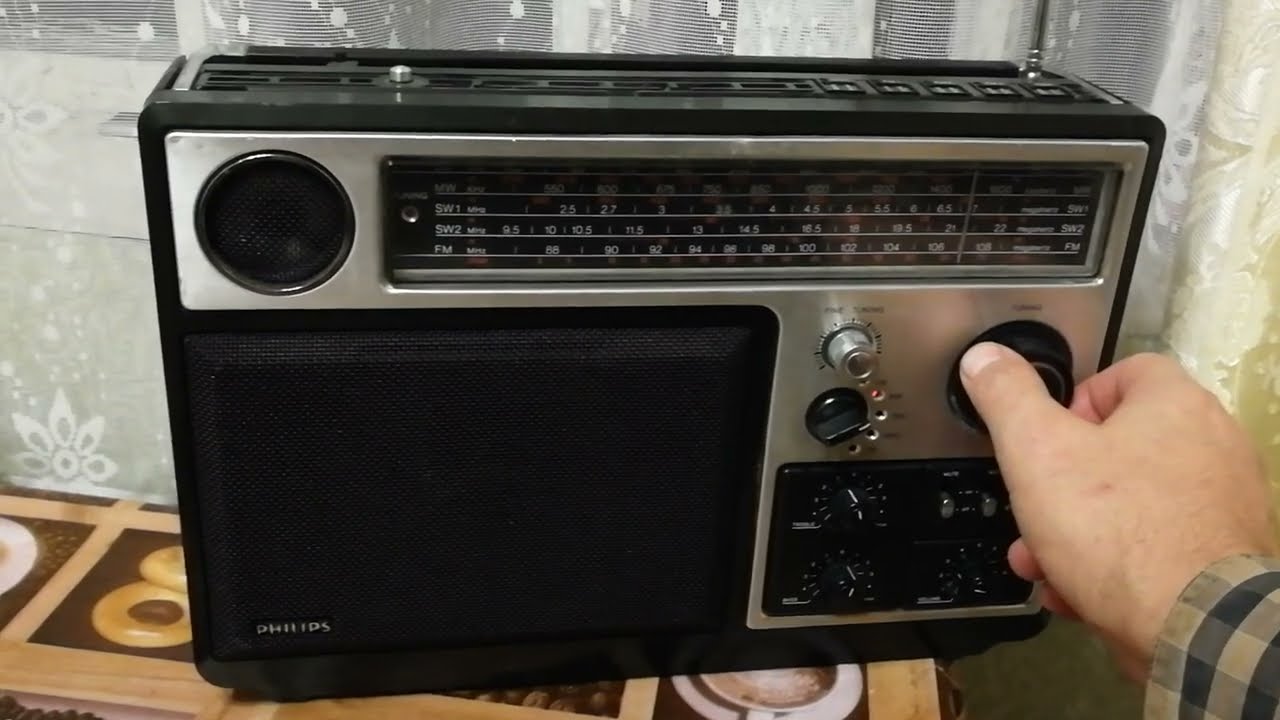 Радиоприемник PHILIPS 970 прием на СВ