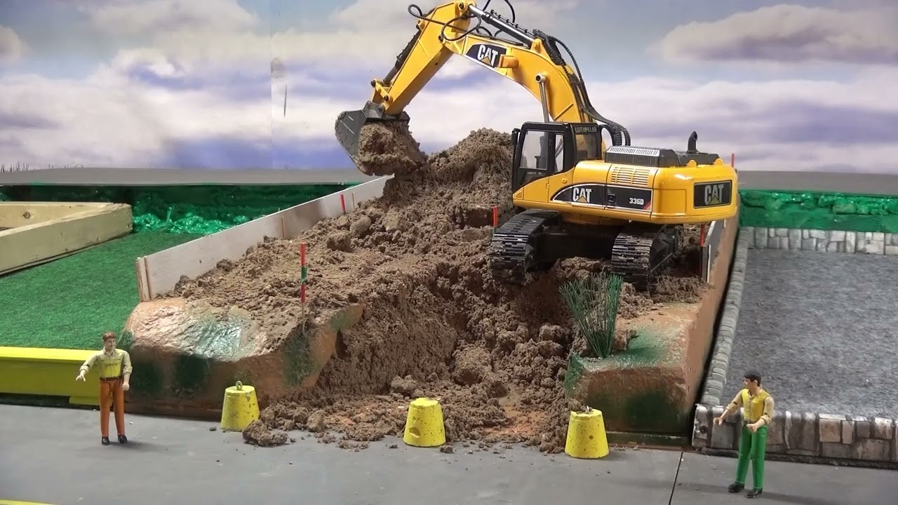 RC Excavator Preparing Loading Spots for Dump Trucks | RC Construction