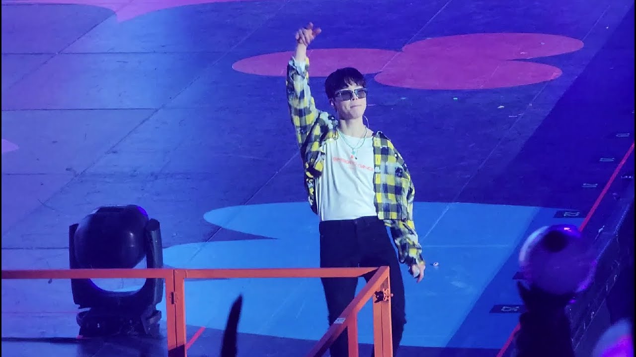 BTS PTD Las Vegas Day 1 - Home + Airplane Pt 2 (side view)