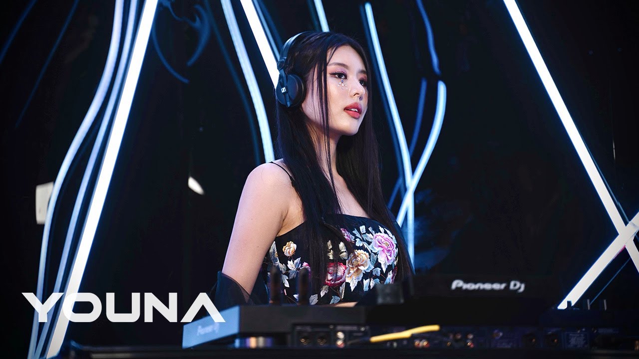 YOUNA - Melodic Techno & Progressive House DJ Mix 02 @ Korea, Seoul