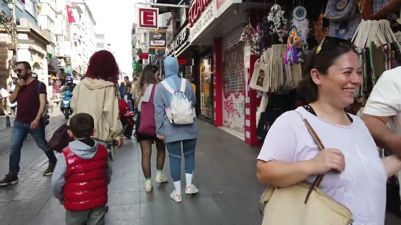 Koşuyolu/Kadık&ouml;y/İstanbul,Turkey Short Walking Tour