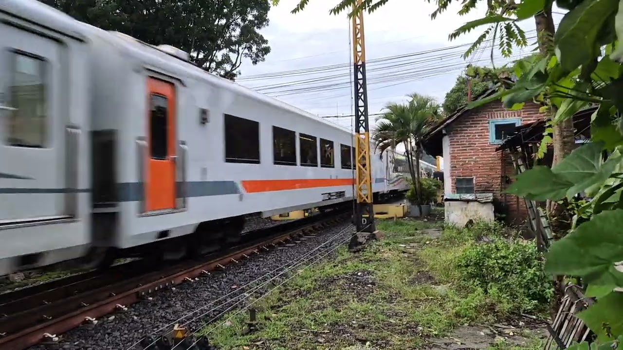 KA Arjuno Ekspres melintas langsung Stasiun Blimbing #stasiunblimbing #keretaapi