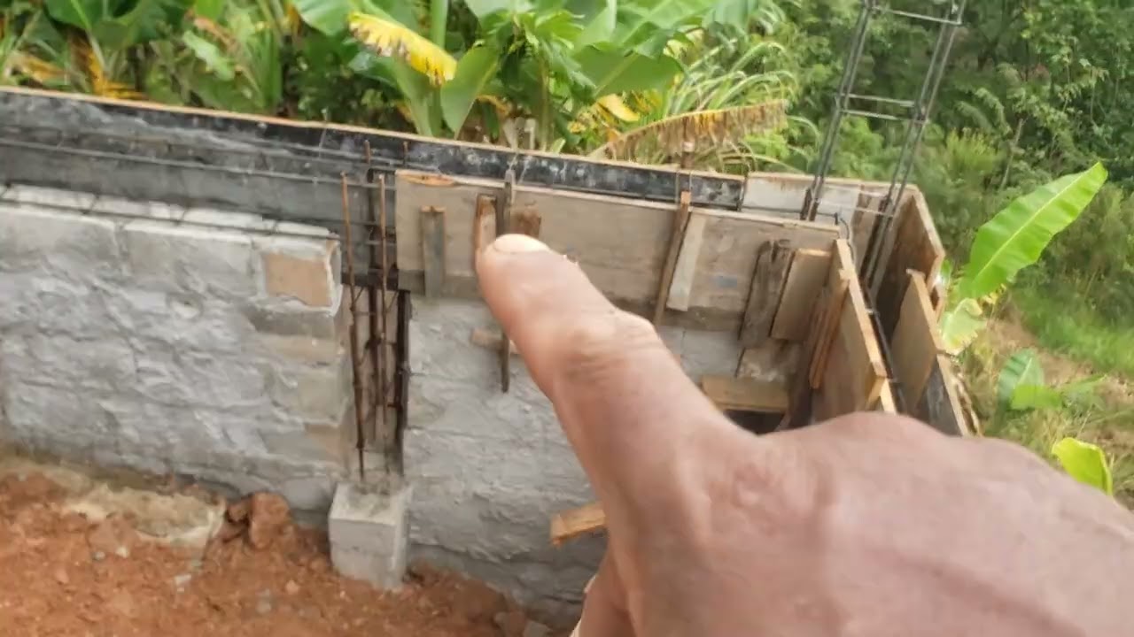 Trabalho que amadurece o homem #roça #construção 