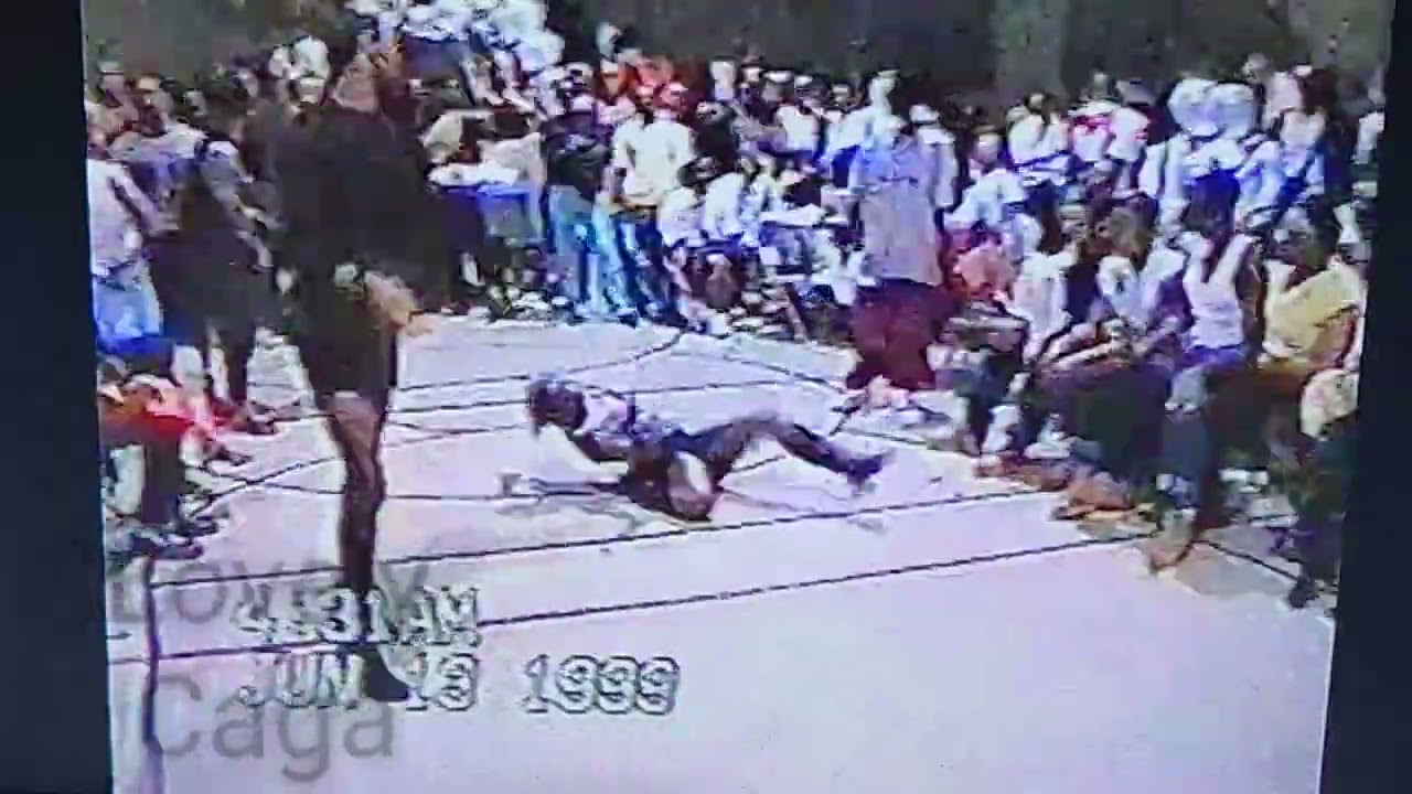 vogue fem @  Octavia St. Laurent Ball 1999 Icon Lil Kevin Ebony vs Icon Ricki(Milan) Allure