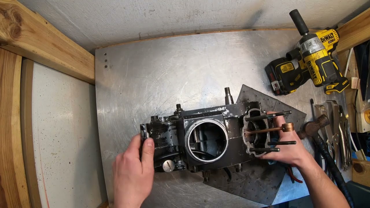 1978 Kawasaki KD175 engine tear down round 2