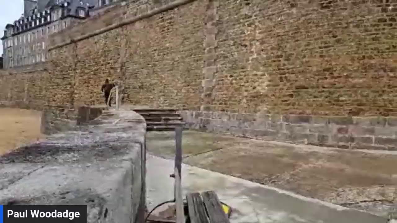 Woody's Walkabouts = Saint Malo