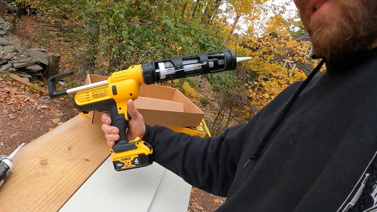 Аккумуляторный пистолет для герметика и ножницы для фиброцемента Dewalt в практическом тестировании