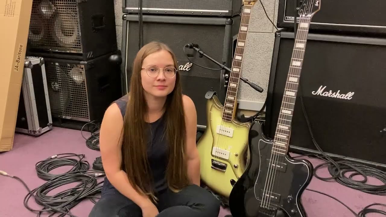Harley Benton JA Baritone VS. Squier Vintage Modified Baritone Jazzmaster Antigua