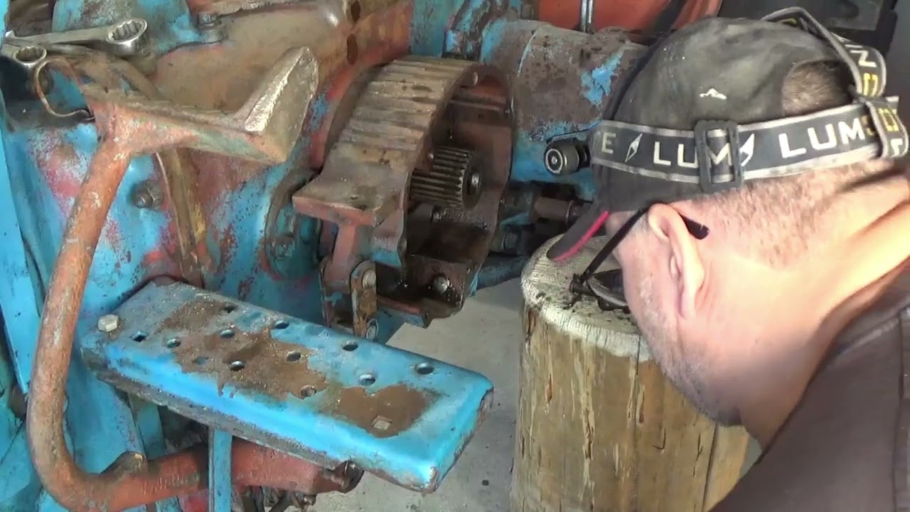 Fordson Super Majorin jarrujen purkua.