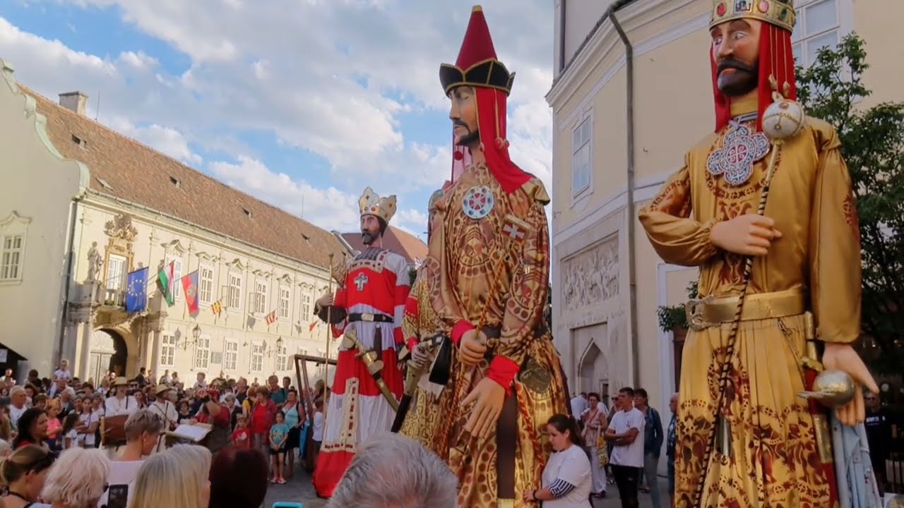 Királyi Óriásbábok Felvonulása és Bemutatkozása (Királyi Napok 2021, Székesfehérvár) [21.08.19]