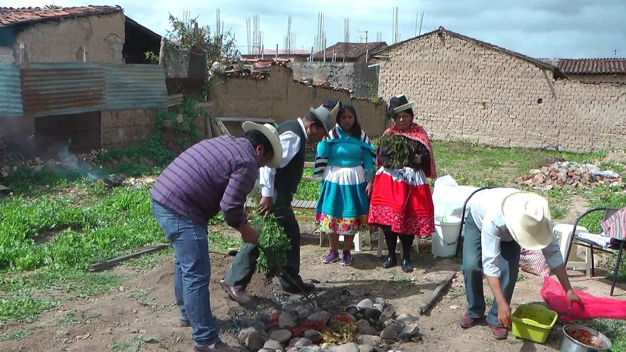 Pachamanca  -  Mi tierra Mis Costumbres SICAYA Huancayo Perú