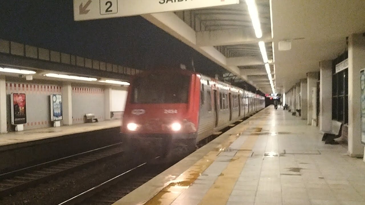 CP 2404/2454 a passar nos Foros de amora vindo do Barreiro até Campolide-A no 91229 - 17-11-2025