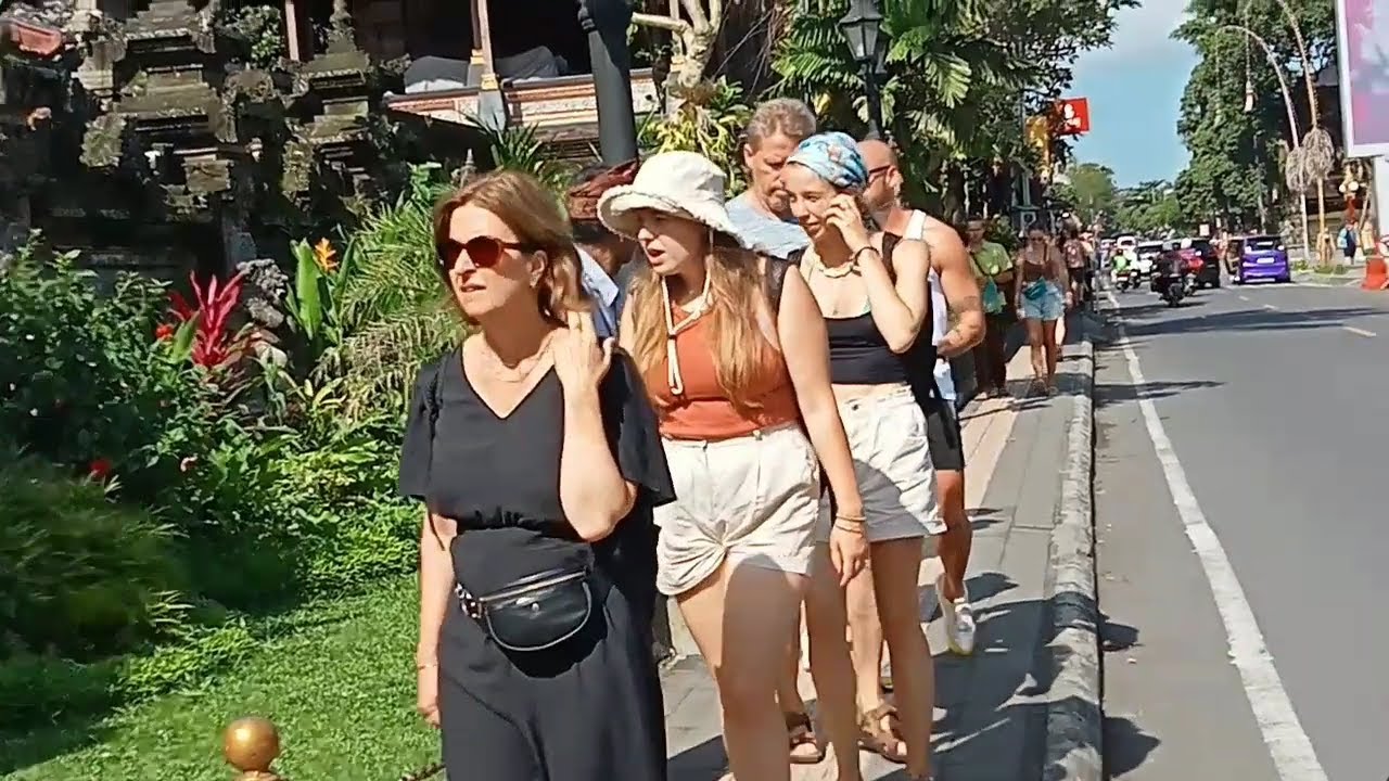 PASTI HAPPY BULE NATARU DI BALI ! PUSAT JATUH CINTANYA LIBURAN DI BALI
