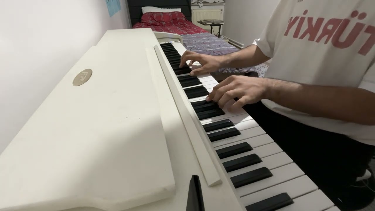 İzmir marşı piano song