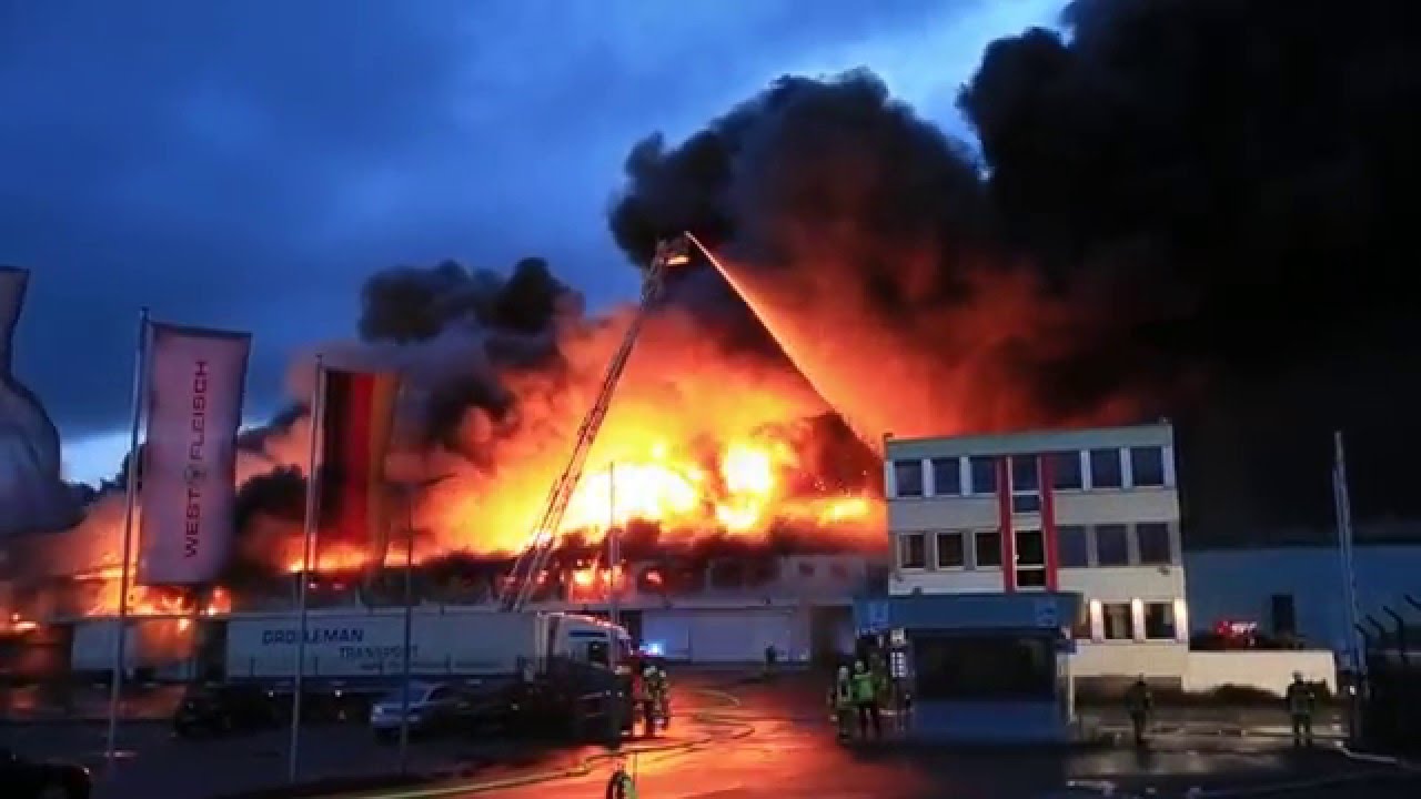 Großbrand bei Westfleisch in Paderborn-Mönkeloh