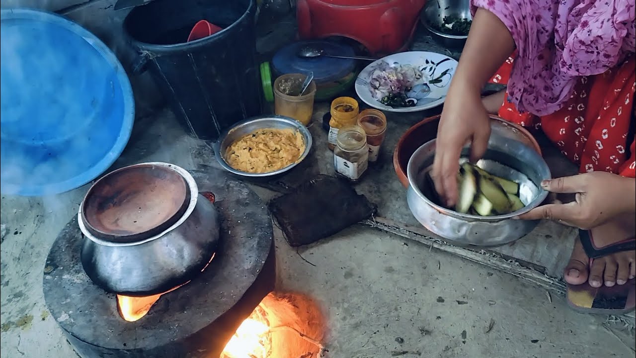 ইফতার বানাইতাছি 