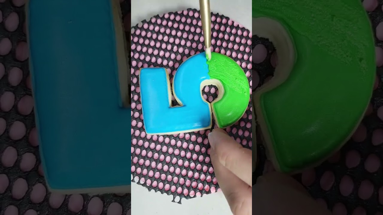 Number 5 Dino Egg Cookie Design 