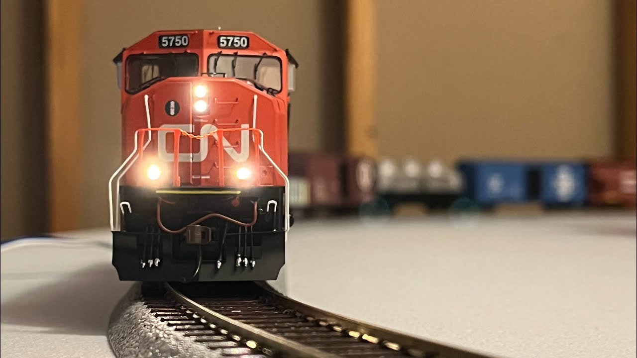 Overview of Athearn Genesis&rsquo;s CN SD75I with DCC & Sound! (4/17/24)