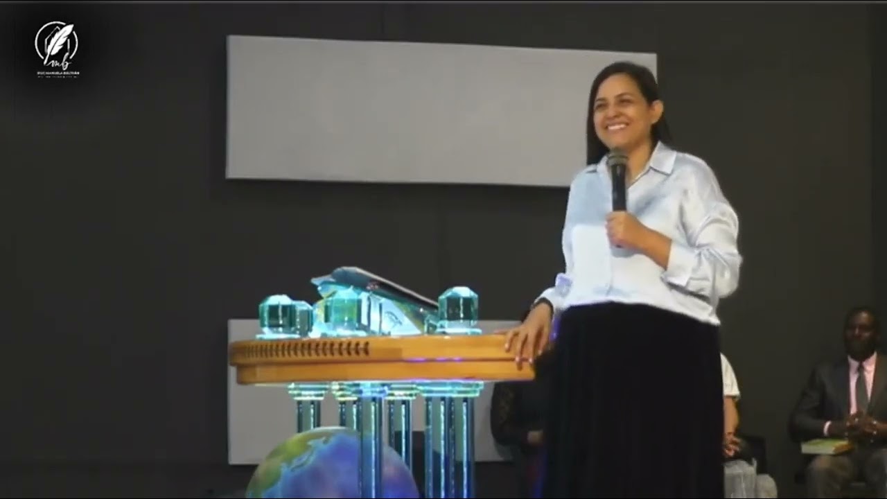 "La influencia de las redes sociales, en la niñez" /conferencista:  Aura Isabel.