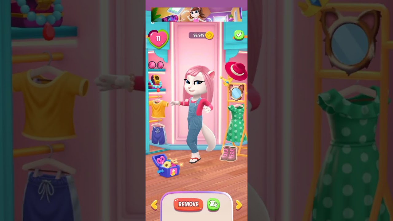 aku bermain talking angella yang bisa gomong
