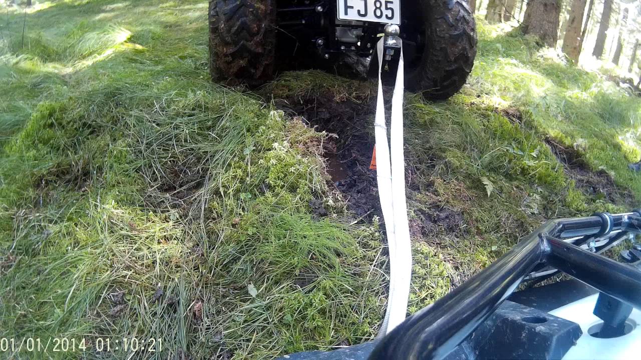 Quad Atv im Graben festgefahren Seilwinde deadlocked  CfMoto CanAm TGB