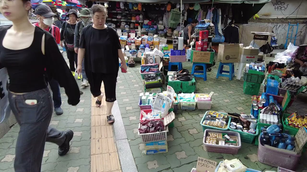 Lets thrift! POV Dongmyo Flea Market Walking Tour