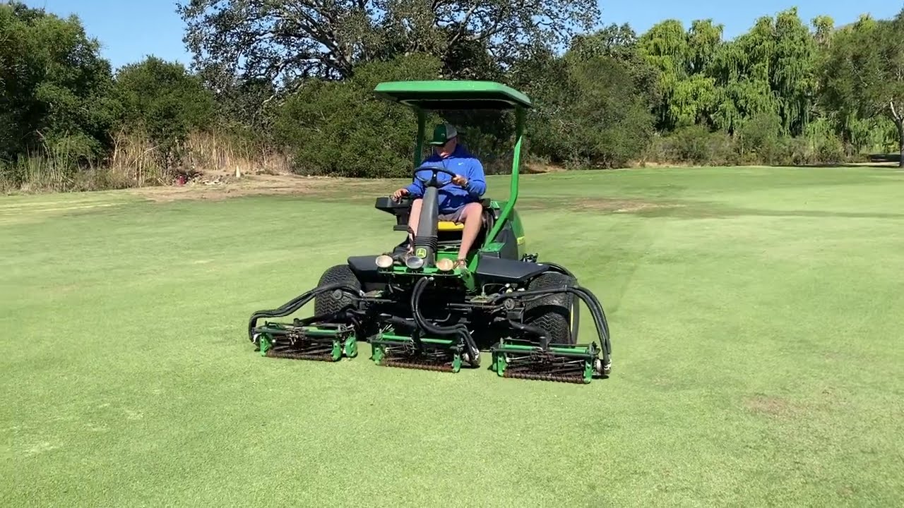 Lot # AA-0108: John Deere 8700 Fairway Mower