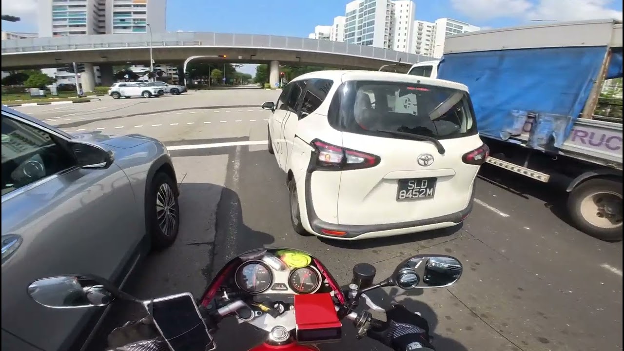 Riding my RX-Z to a hot hideout lunch!