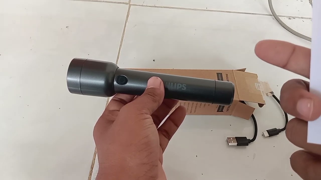 UNBOXING DAN REVIEW 4 CAHAYA LAMPU SENTER PHILIPS SFL 1236, HARGA 200 RIBUAN KECIL TAPI WORTH IT !