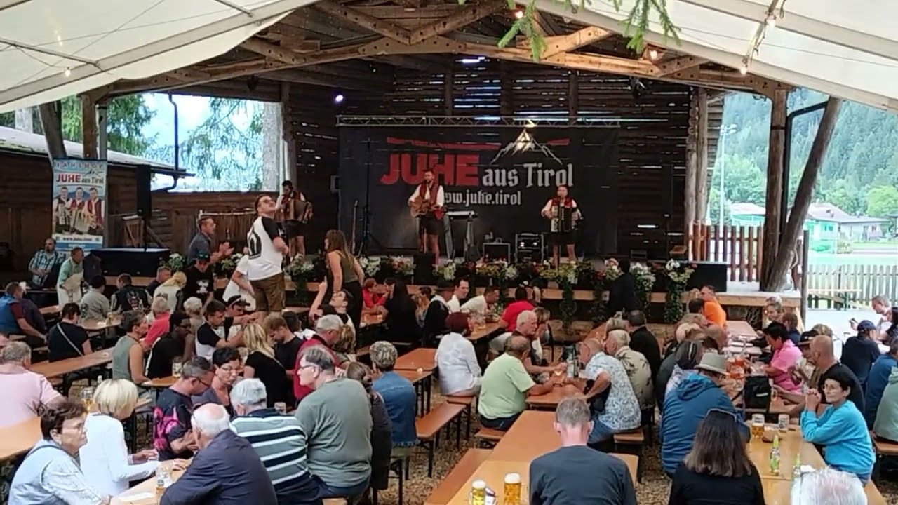 @ Sommerfesten Waldfestplatz Mayrhofen 30-07-2023. Mit Juhe aus Tirol (3)
