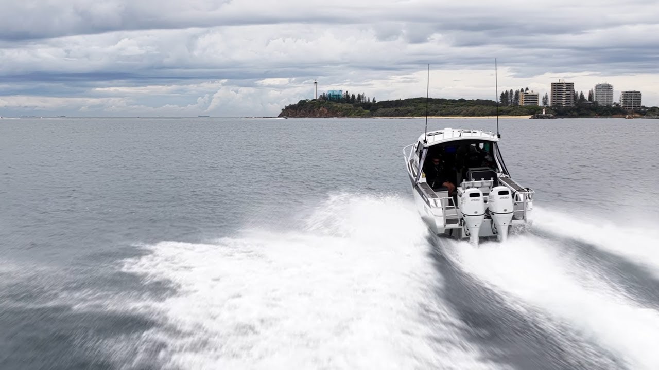 White Pointer plate boat powered with twin Suzuki DF200AP outboards | Performance Test