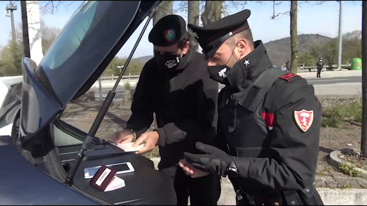 Valerio Staffelli inviato speciale con i Carabinieri del Nucleo Radiomobile di Genova